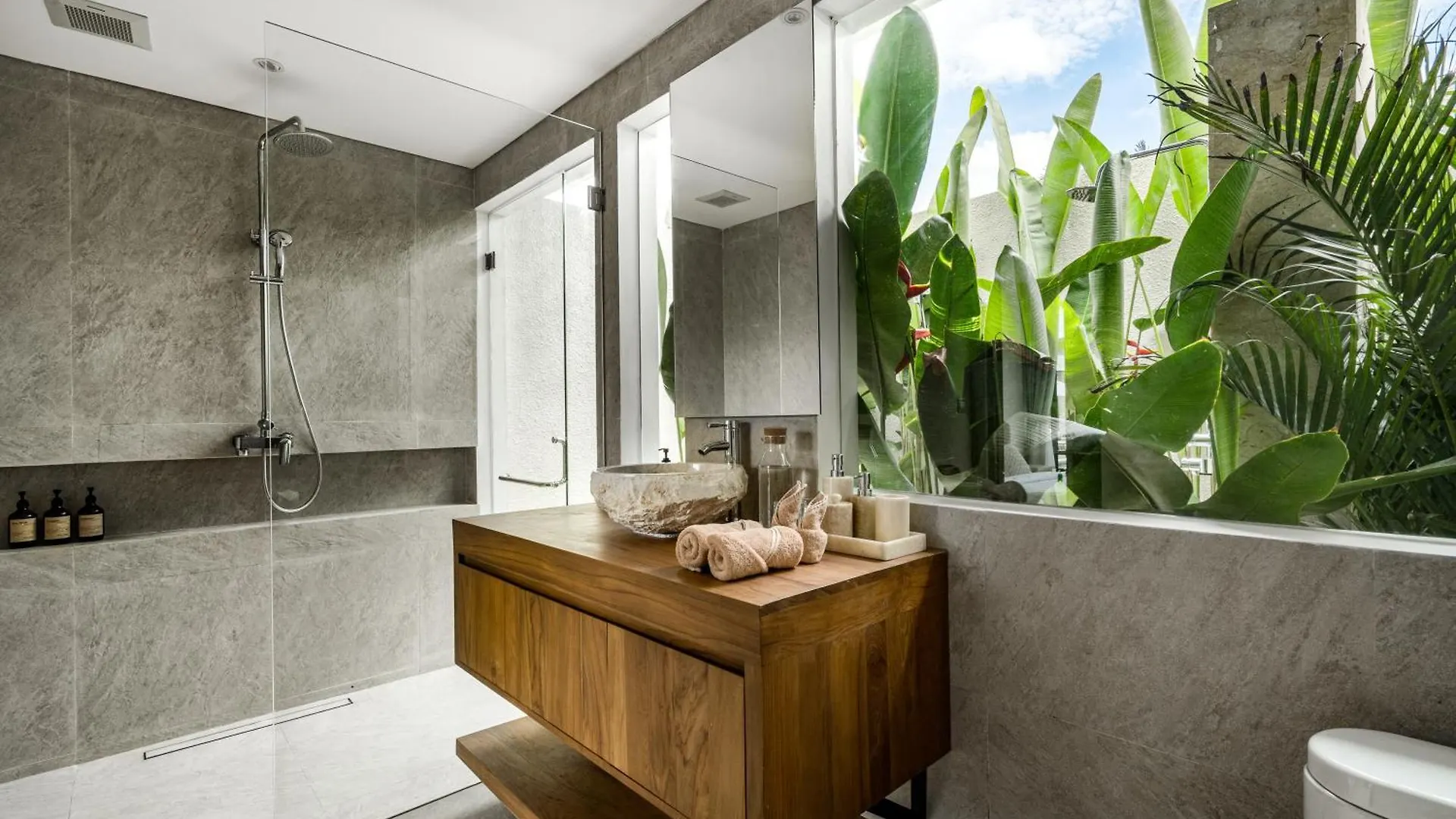 Villa Leonard By Balisuperhost Ubud  Indonesia